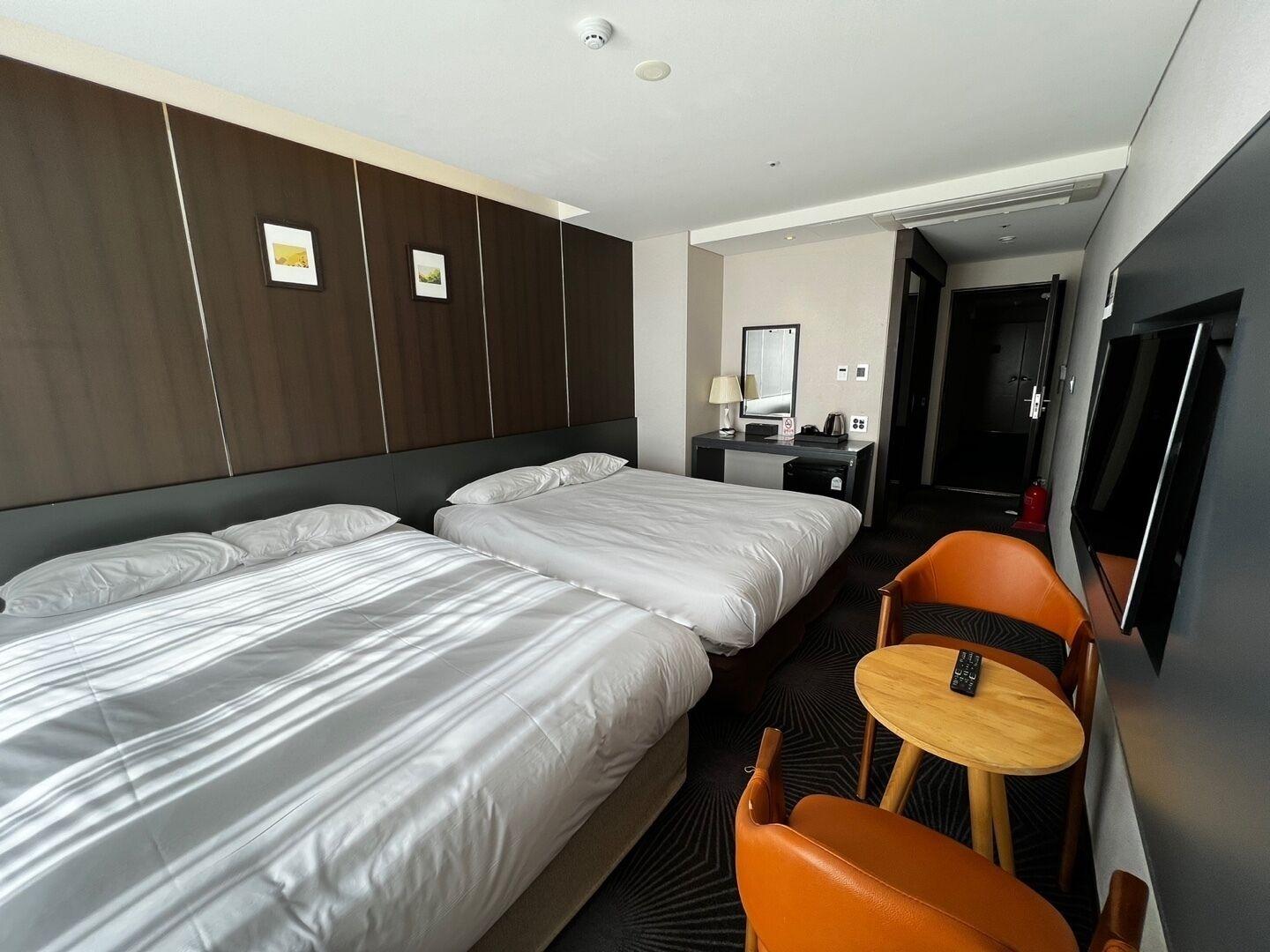 Golden Daisy Hotel Seogwipo Exterior photo